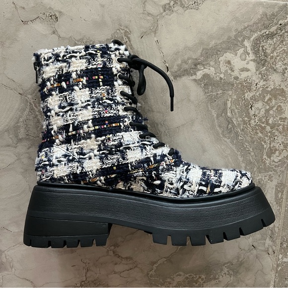 Aqua Sarge Navy Tweed Lace-Up Platform Ankle Boots, Size 8 New in Box